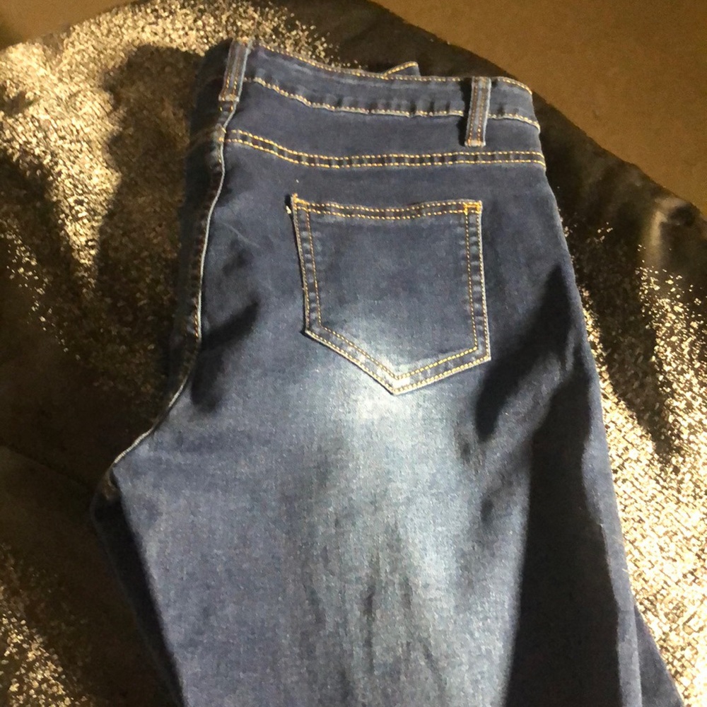 Ripped jeans - Picture 2 of 2